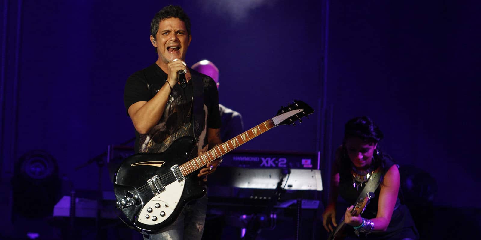 Alejandro Sanz Music Artist Profile